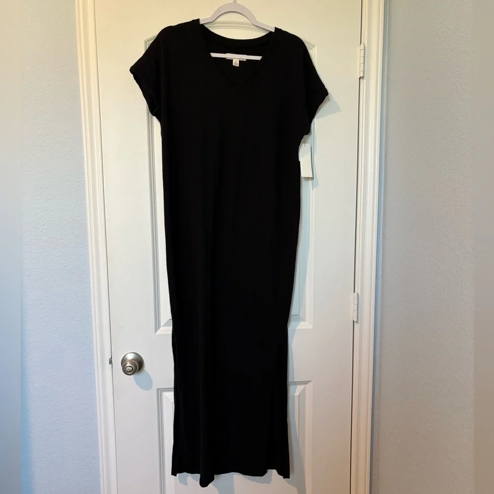 Treasure & Bond Black V-Neck Short Sleeve Maxi Dress - Picture 5 of 9